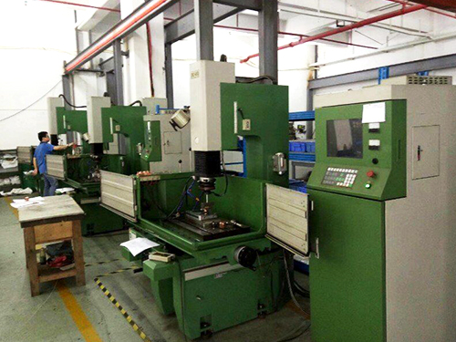 鼎拓數(shù)控-設(shè)備實(shí)拍