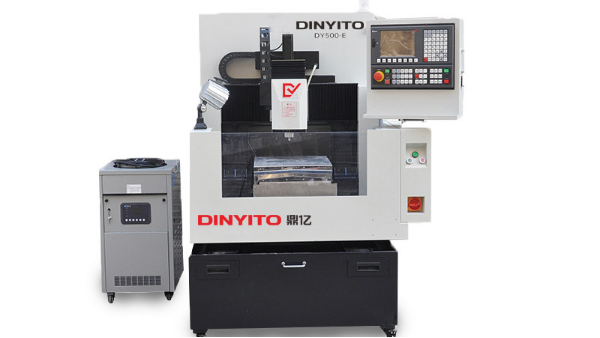 小型數控精雕機作業時不可不知的要點